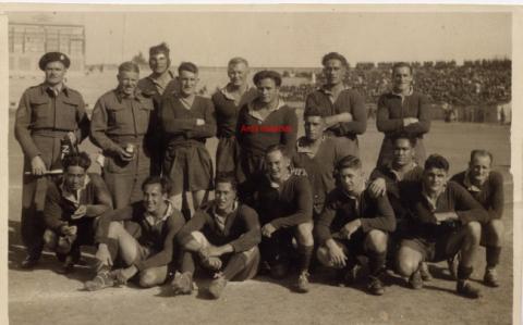 Arda Hakaraia and a army rugby team 